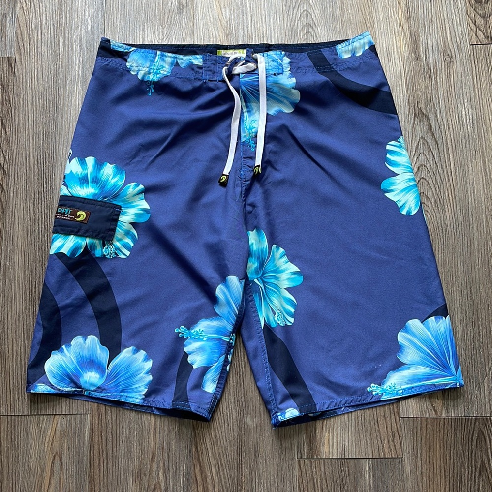 B Split Blue Swim Shorts Men’s Size XL EUC